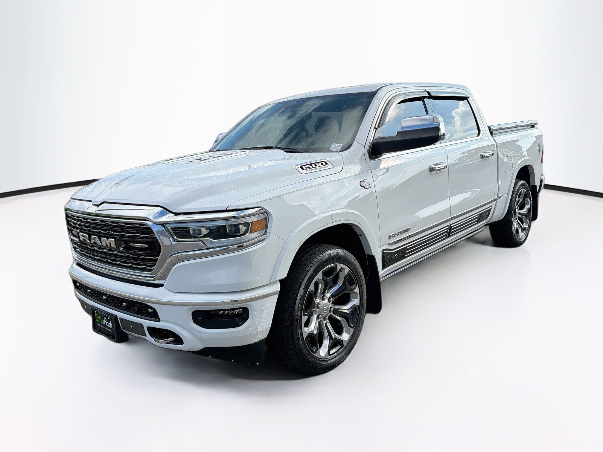 Used 2023 RAM 1500 Limited w/ Body Color Bumper Group AWD/4WD image 3