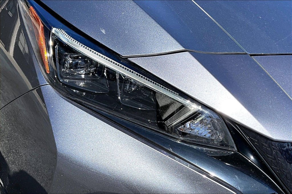 Used 2023 Nissan Leaf SV Plus FWD image 28