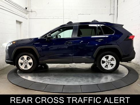 Used 2021 Toyota RAV4 XLE w/ Carpet Mat Package (TMS) AWD/4WD image 6