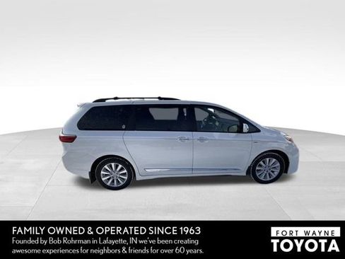 Used 2020 Toyota Sienna Limited Premium image 4