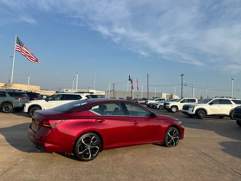 Certified 2025 Nissan Altima 2.5 SR w/ SR Premium Package FWD image 21