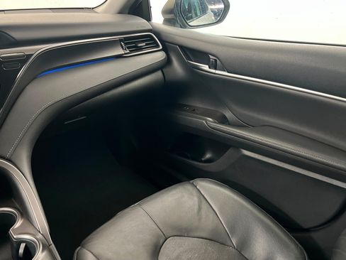 Used 2021 Toyota Camry XSE w/ Carpet Mat Package (TMS) FWD image 10