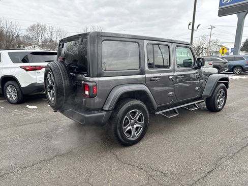 Used 2023 Jeep Wrangler Sport S image 3