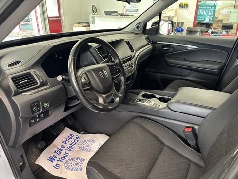 Used 2024 Honda Ridgeline Sport image 9