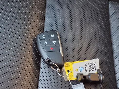 Used 2022 Buick Envision Essence w/ Safety Package FWD image 20