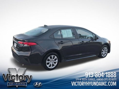 Used 2024 Toyota Corolla LE FWD image 5