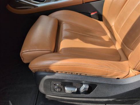 Used 2019 BMW X7 xDrive50i w/ Premium Package AWD/4WD image 11