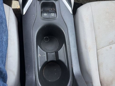 Used 2022 Toyota Corolla Cross LE image 28