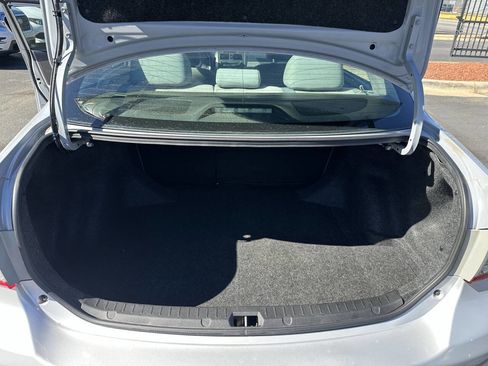 Used 2013 Toyota Corolla L image 9