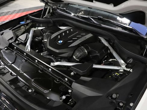 Used 2020 BMW X7 M50i w/ Cold Weather Package image 92