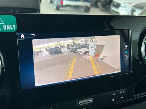 Used 2025 Mercedes-Benz Sprinter 2500 image 25