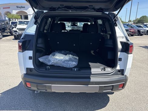 New 2026 Jeep Cherokee Laredo AWD/4WD image 19