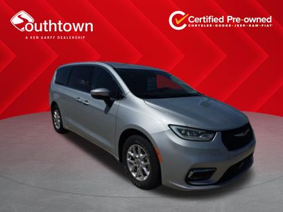 Certified 2023 Chrysler Pacifica Touring-L