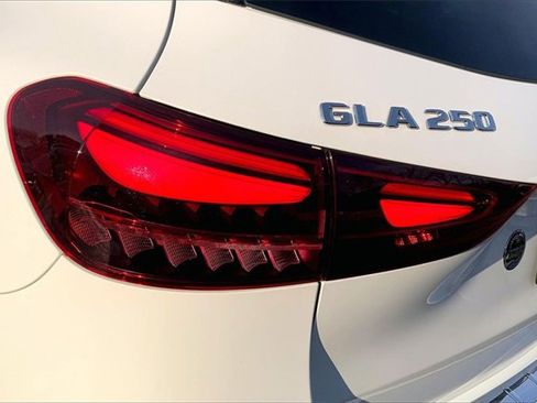 Used 2025 Mercedes-Benz GLA 250 4MATIC image 24