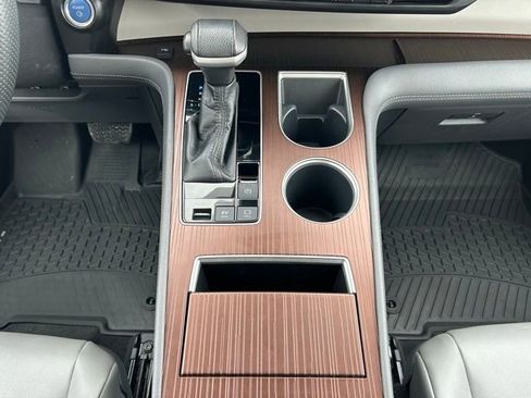 Used 2021 Toyota Sienna XLE image 18