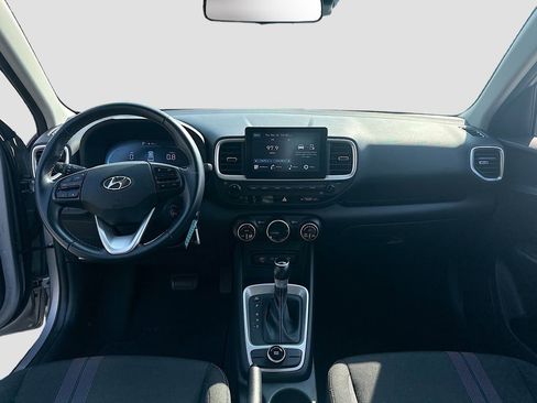 Used 2023 Hyundai Venue SEL FWD image 11