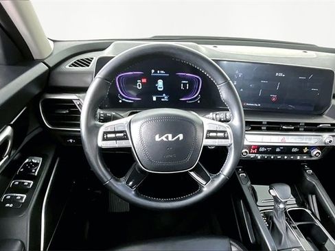 Certified 2024 Kia Telluride S w/ S Sunroof Package image 8