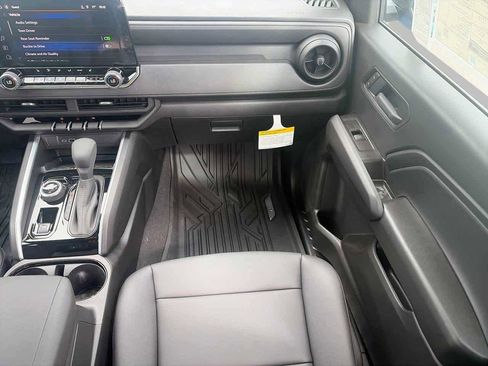 New 2026 Chevrolet Colorado Trail Boss AWD/4WD image 13