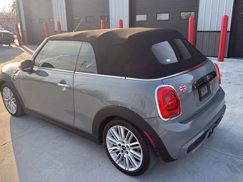Used 2019 MINI Cooper S w/ Signature Upholstery Package FWD image 2