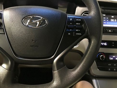 Used 2016 Hyundai Sonata SE FWD image 24