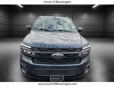 Used 2022 Ford Expedition Max Limited image 11