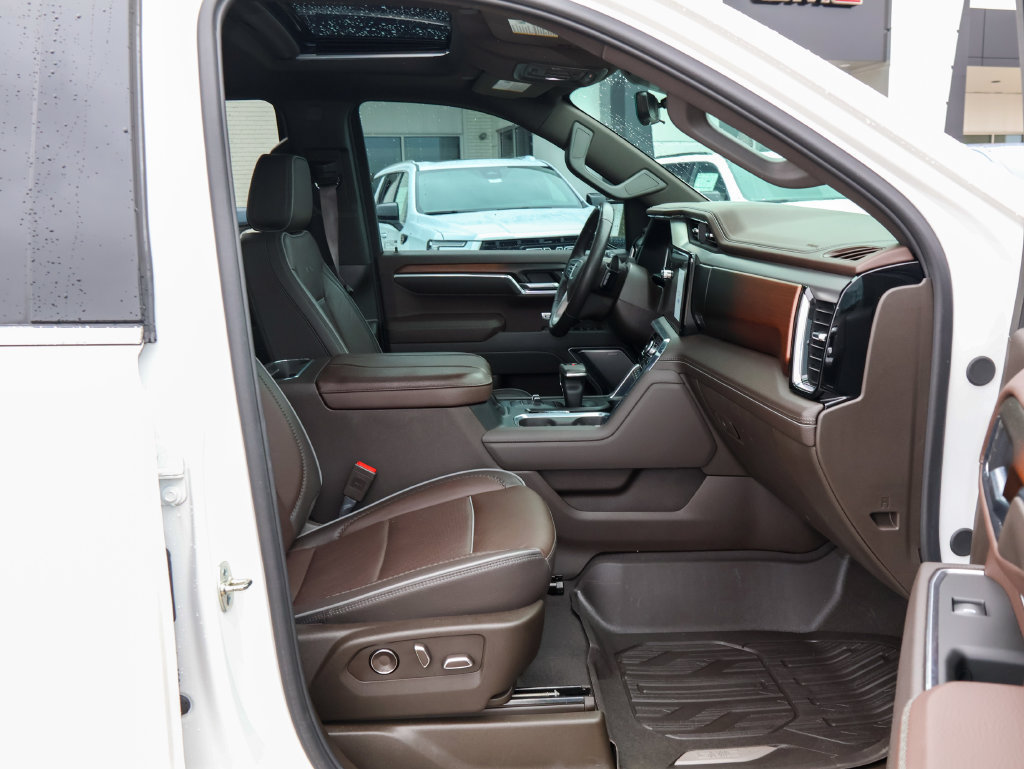 Used 2025 GMC Sierra 1500 Denali AWD/4WD image 32