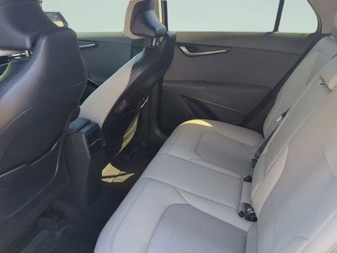 New 2025 Kia Niro EX Touring image 11
