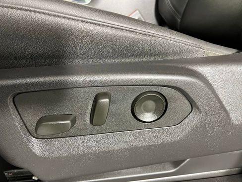 Used 2025 GMC Sierra 3500 SLT w/ SLT Premium Package image 23