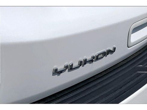 Used 2023 GMC Yukon AT4 w/ AT4 Premium Plus Package AWD/4WD image 32