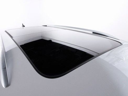 Used 2018 Volkswagen Tiguan SEL Premium image 34