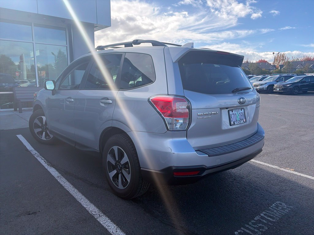 Used 2017 Subaru Forester 2.5i Premium w/ Popular Package #2A AWD/4WD image 5
