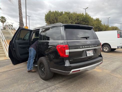 Used 2023 Ford Expedition Max XLT RWD image 5
