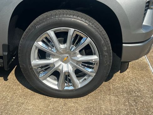 New 2026 Chevrolet Silverado 1500 High Country image 9