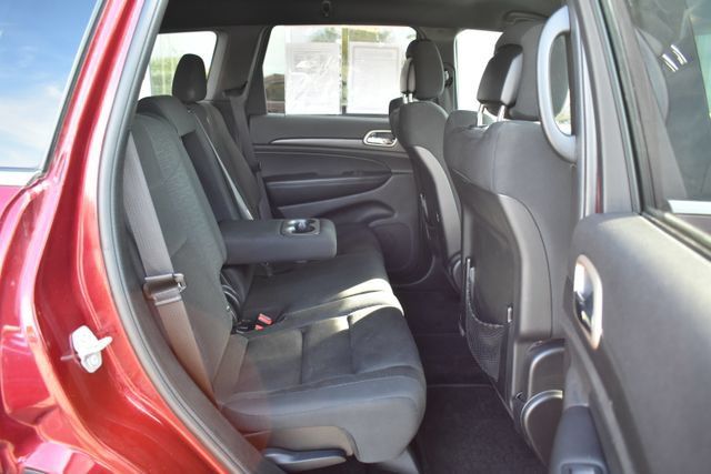 Used 2017 Jeep Grand Cherokee Laredo w/ Quick Order Package 23E AWD/4WD image 41