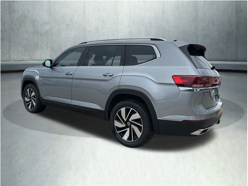 New 2026 Volkswagen Atlas SEL image 3