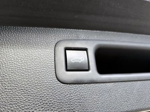 Used 2022 Toyota Highlander XLE image 31