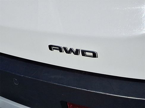 Used 2023 GMC Acadia SLE w/ Driver Convenience Package image 34