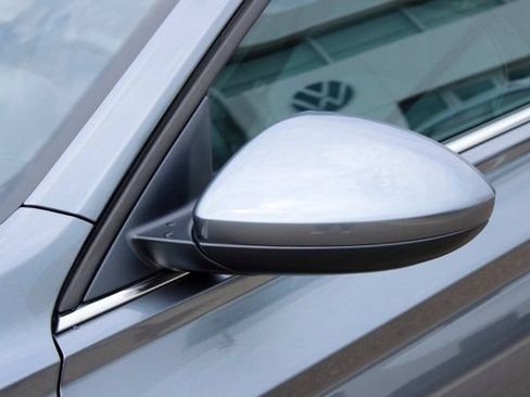 Used 2026 Volkswagen Jetta SE FWD image 10