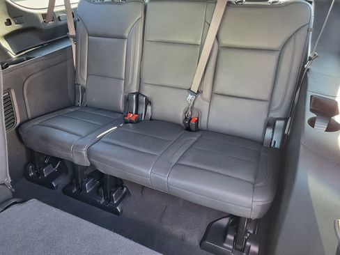 Used 2025 Chevrolet Suburban LT image 20