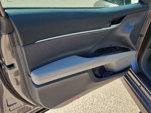 Used 2023 Toyota Camry SE w/ Convenience Package FWD image 17