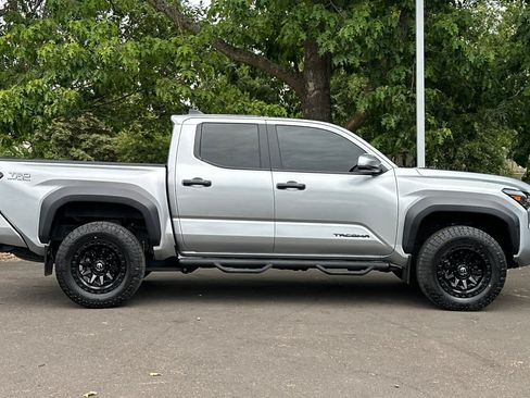 Used 2024 Toyota Tacoma TRD Off-Road w/ TRD Off Road Upgrade Package AWD/4WD image 8