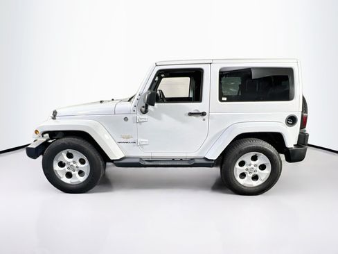 Used 2015 Jeep Wrangler Sahara AWD/4WD image 8