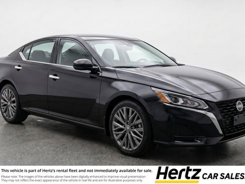 Used 2025 Nissan Altima 2.5 SV FWD image 1