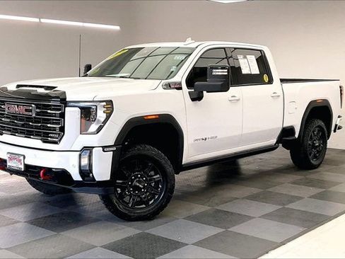 Used 2024 GMC Sierra 2500 AT4 w/ AT4 Premium Plus Package AWD/4WD image 12