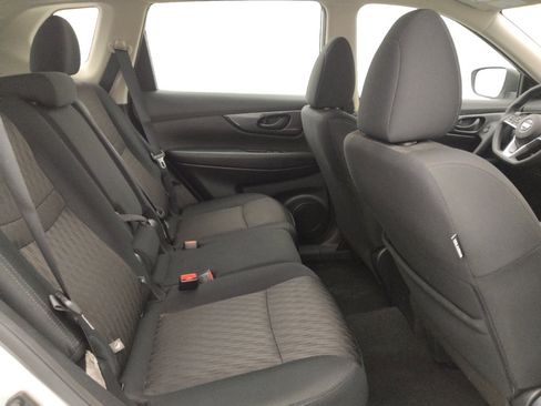 Used 2020 Nissan Rogue S FWD image 19