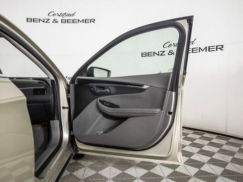 Used 2014 Chevrolet Impala LT w/ Convenience Package image 14