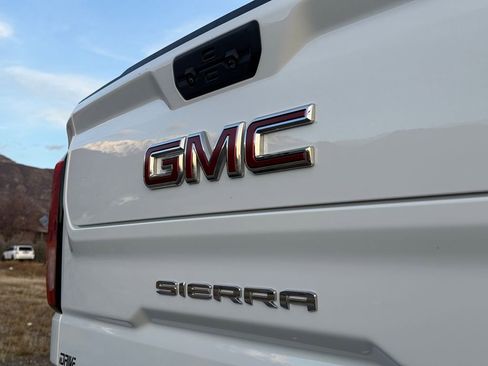 Used 2023 GMC Sierra 1500 SLE image 14