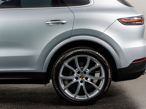 Used 2022 Porsche Cayenne S image 16
