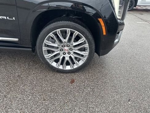 New 2026 GMC Yukon XL Denali w/ Denali Reserve Package AWD/4WD image 6