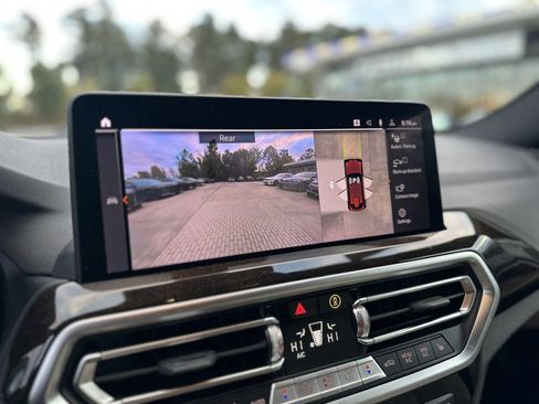 Used 2025 BMW X4 xDrive30i image 14